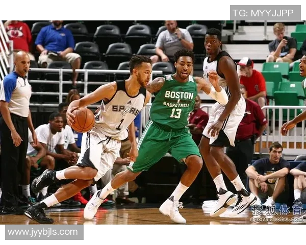 布朗科林斯双星闪耀豪瑟狂砍33分助凯尔特人战胜爵士